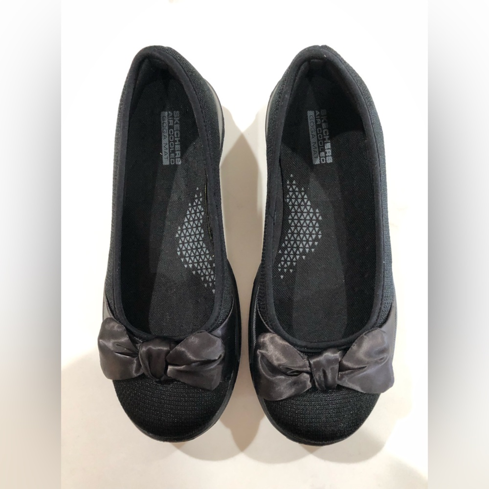 Skechers Women’s Air Cooled Gogamat on the Go Walk Flats. Size 7